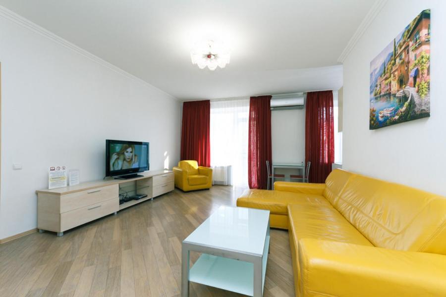 Househome Kyiv Exterior photo