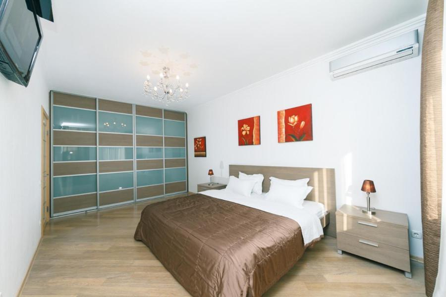 Househome Kyiv Exterior photo