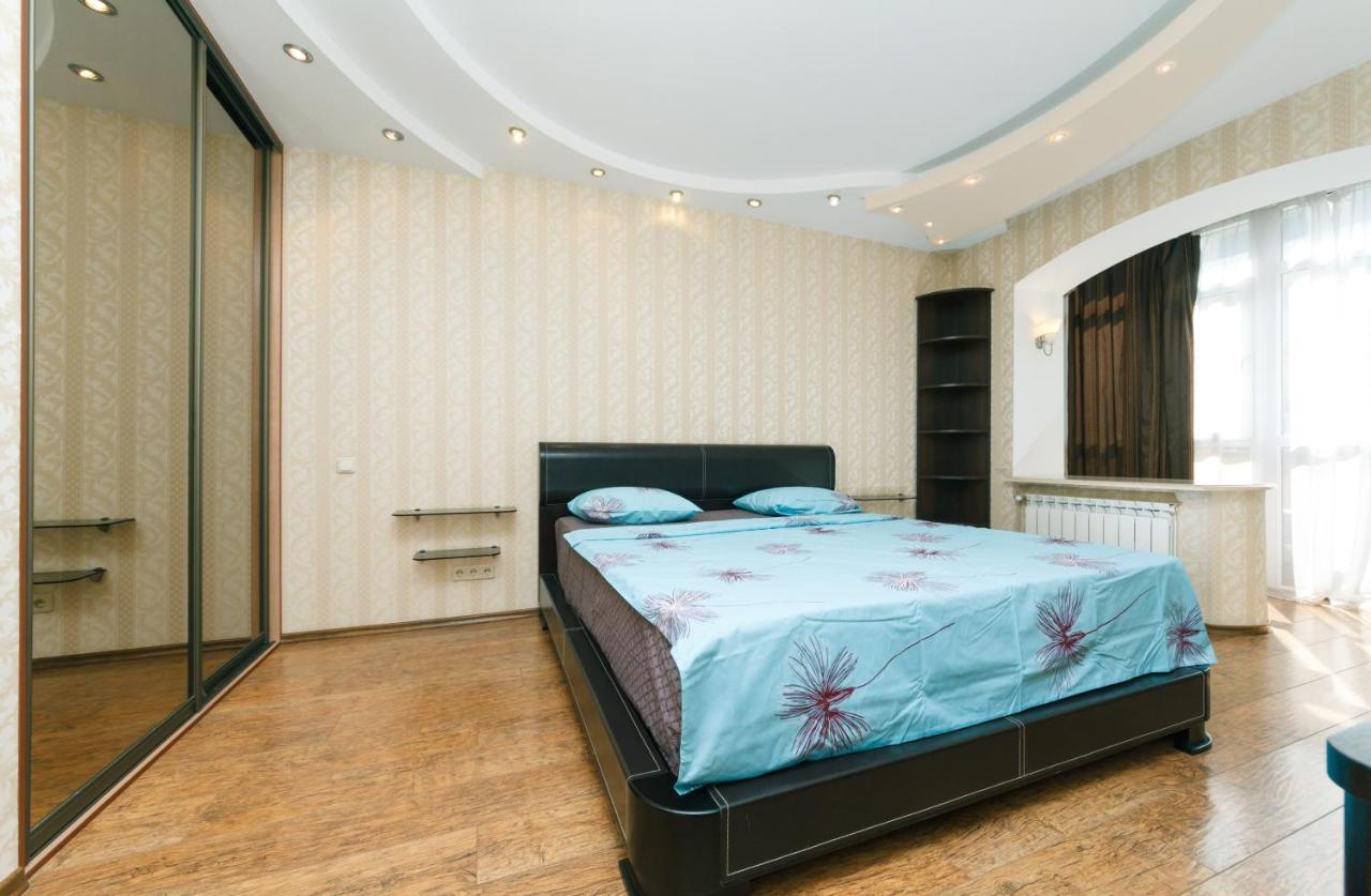 Househome Kyiv Exterior photo