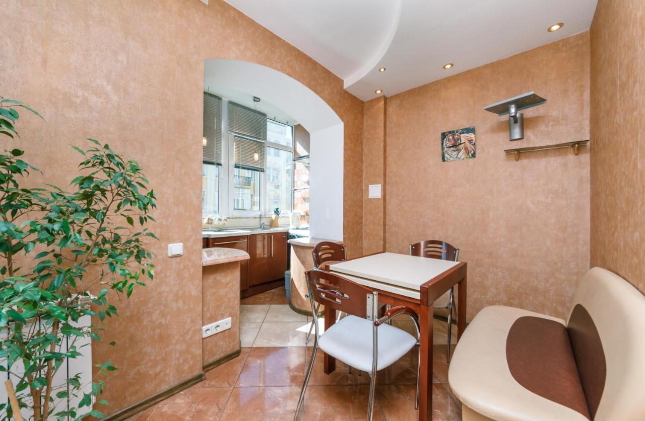 Househome Kyiv Exterior photo