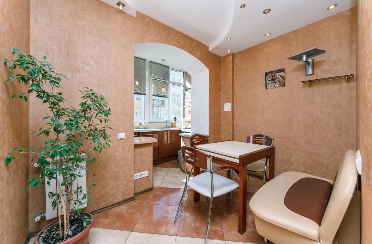 Househome Kyiv Exterior photo
