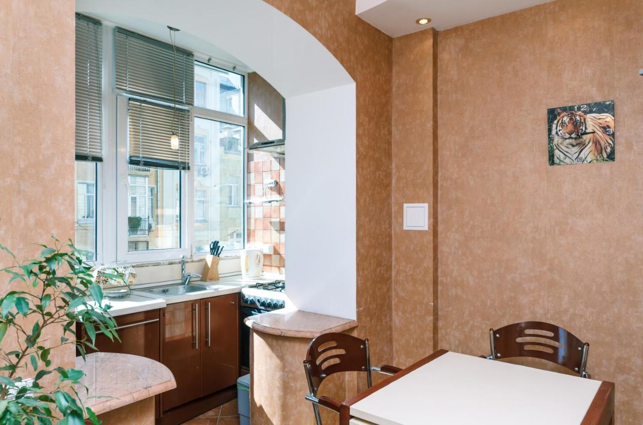 Househome Kyiv Exterior photo