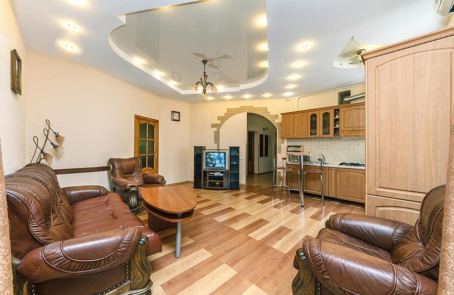 Househome Kyiv Exterior photo