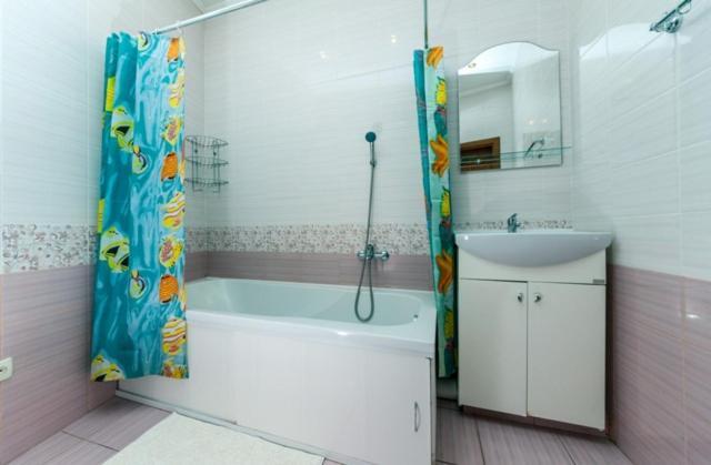 Househome Kyiv Exterior photo